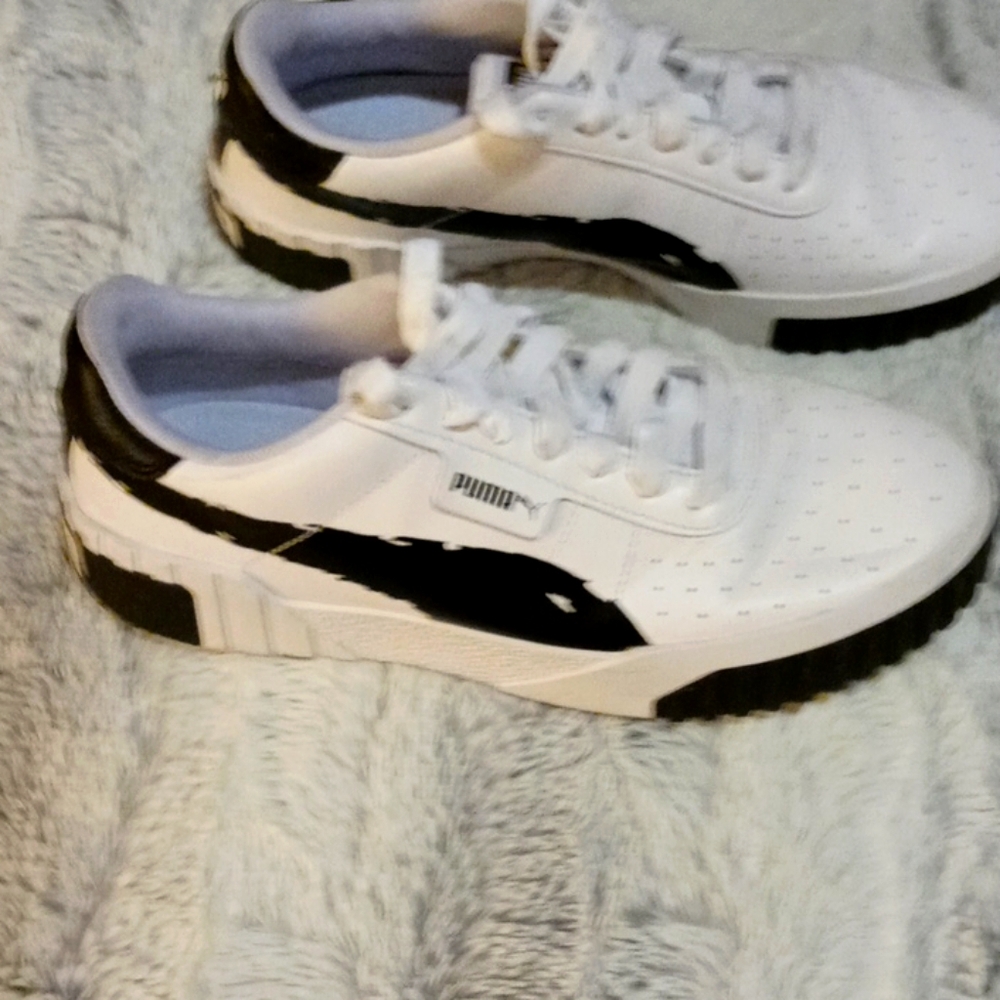 Womens sneakers